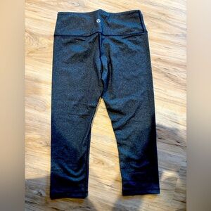 Lululemon capri leggings size 6